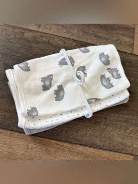 Carter's White & Gray Bear Print Baby washcloths 3 pk nwot dots carter’s